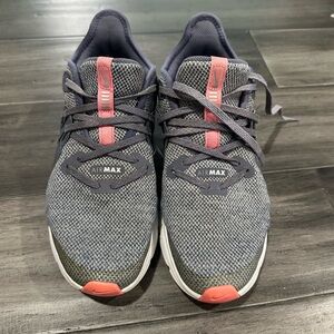 NIKE
AIR MAX
Women’s 8